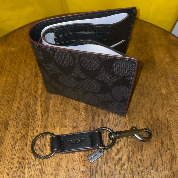 Coach Wallet and Keychain Combo New - Picture 2 of 4